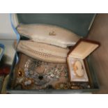 box inc vintage brooches, cameos and pearls etc