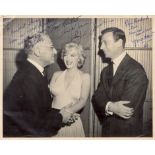 Monroe, Marilyn: Foto mit Widmung, zus. mit Cukor und Montand  Monroe, Marilyn, amerikan.