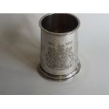 A London hallmarked 1977 silver Tankard celebrating the Queens silver jubilee engraved with the