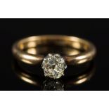 An 18ct gold and diamond mounted single-