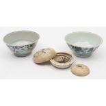 Tek Sing Cargo - Two Chinese porcelain boxes and two good bowls: the boxes of circular form and