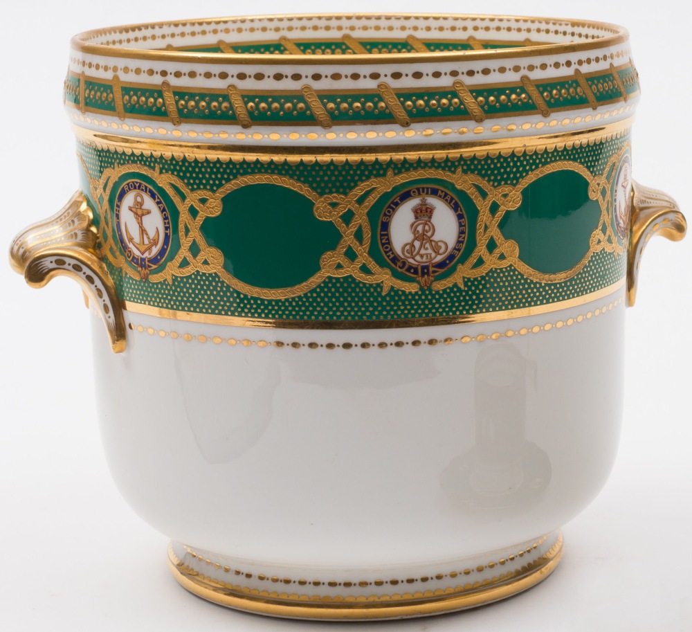 An ice pail from the Royal Service of the RY Victoria & Albert III, by Copeland:,