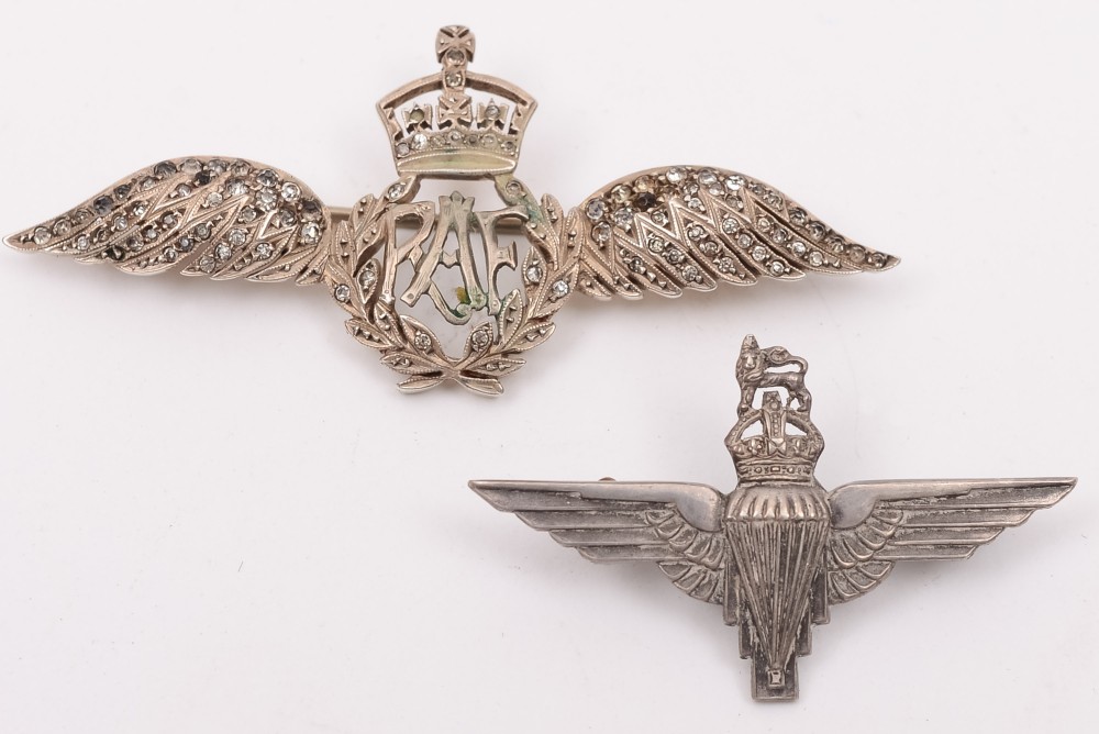 A sterling silver RAF sweetheart brooch and a similar parachute Regiment brooch:.