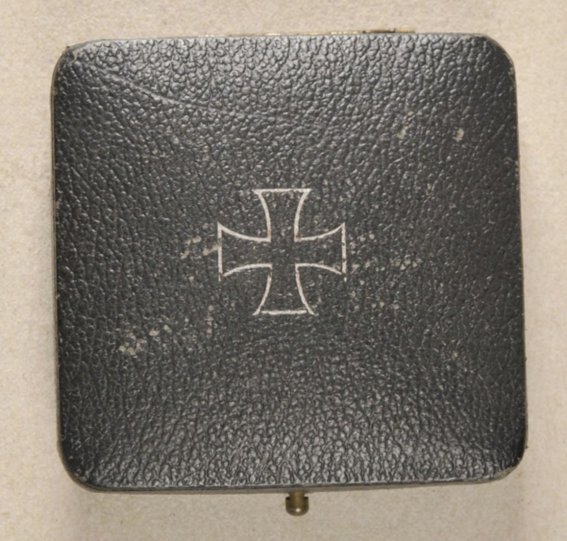 Prussia: Iron Cross, 1914, 1st class, in case. Blackened iron core, broken, silver-rib, on needle; - Image 3 of 5
