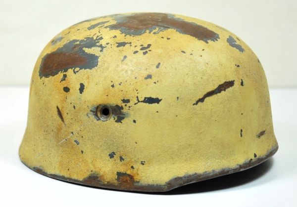 Collectors copy of a para-helmet body. Olive laquered helmet with camo and rust, without liner. - Image 7 of 10