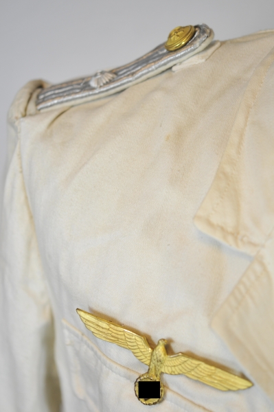 Kriegsmarine summer jacket of a Fähnrich. Fine white fabric, buttons and eagle fire gilded, - Image 5 of 6