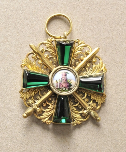 Baden: Grand Ducal Order of the Zähringer Löwen, knights cross 1st class with swords. Gilded, glas