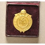 Prussia: Firefighter-Decoration; in case. Non-ferrous metal gilded, marked ORIGINAL GES.GESCHÜTZT,