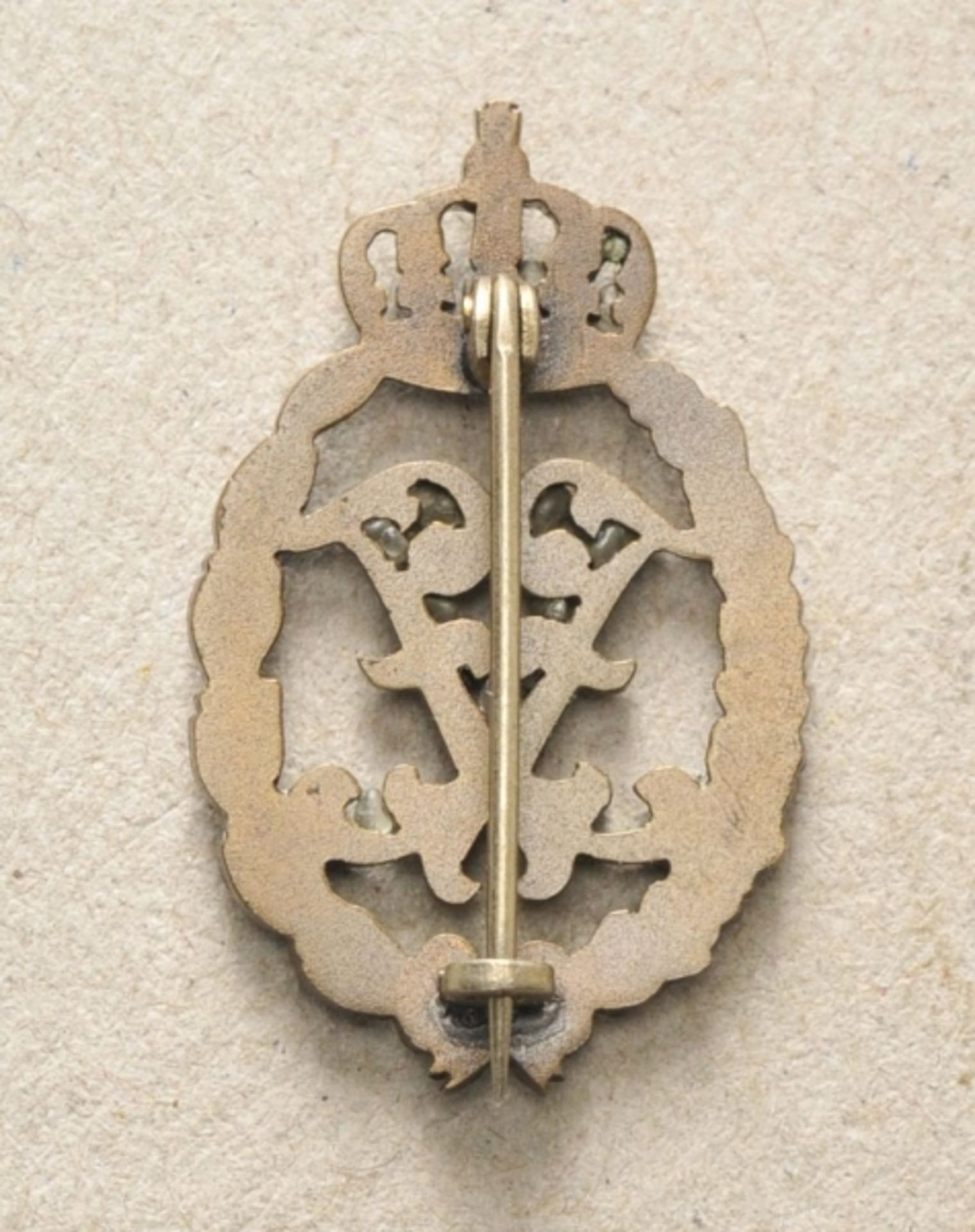 Hohenzollern: Badge of Prince Friedrich, bronze. Brazed. punctuated, on needle. Condition: II - Bild 2 aus 3