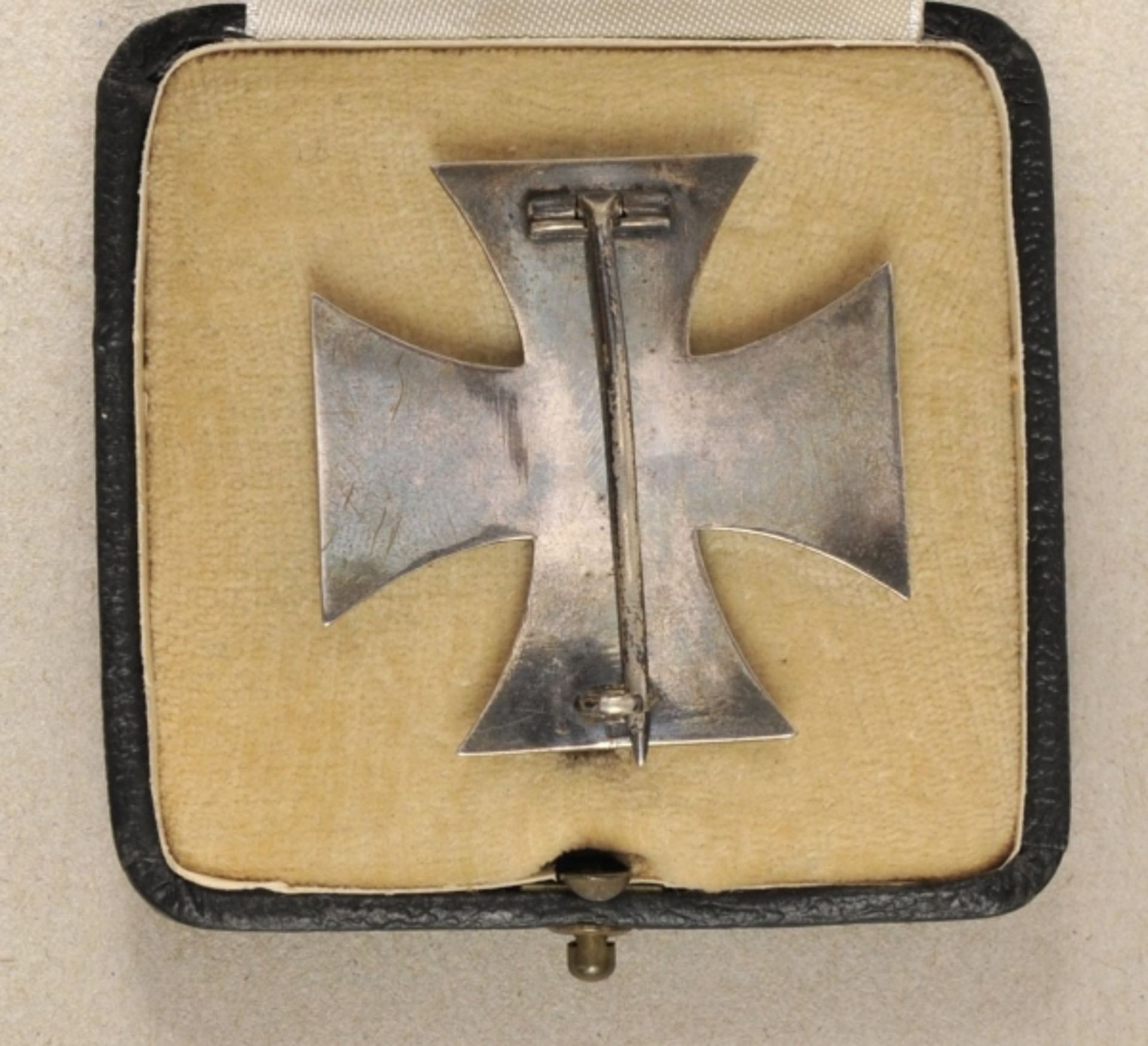 Prussia: Iron Cross, 1914, 1st class, in case. Blackened iron core, broken, silver-rib, on needle; - Image 4 of 5