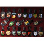 Shadow box with association marks of the Bundeswehr. Sundry, all on leather loops. In high quality