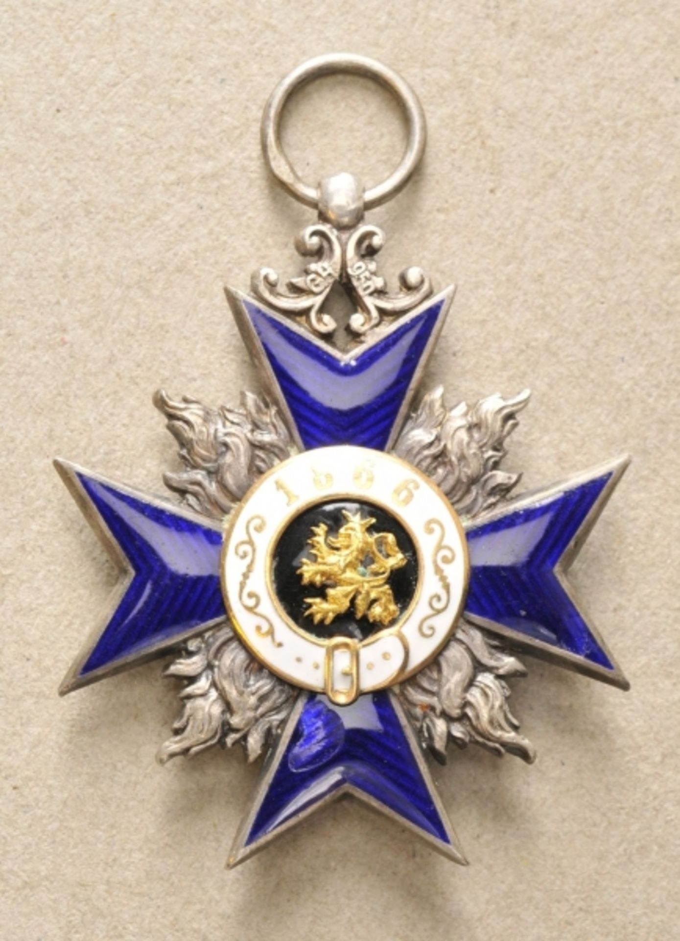 Bavaria: Military Order of Merit, 4th class. Silver, medaillons gold, partly enameled, revers with - Image 2 of 3
