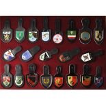 Shadow box with association marks of the Bundeswehr. Sundry, all on leather loops. In high quality