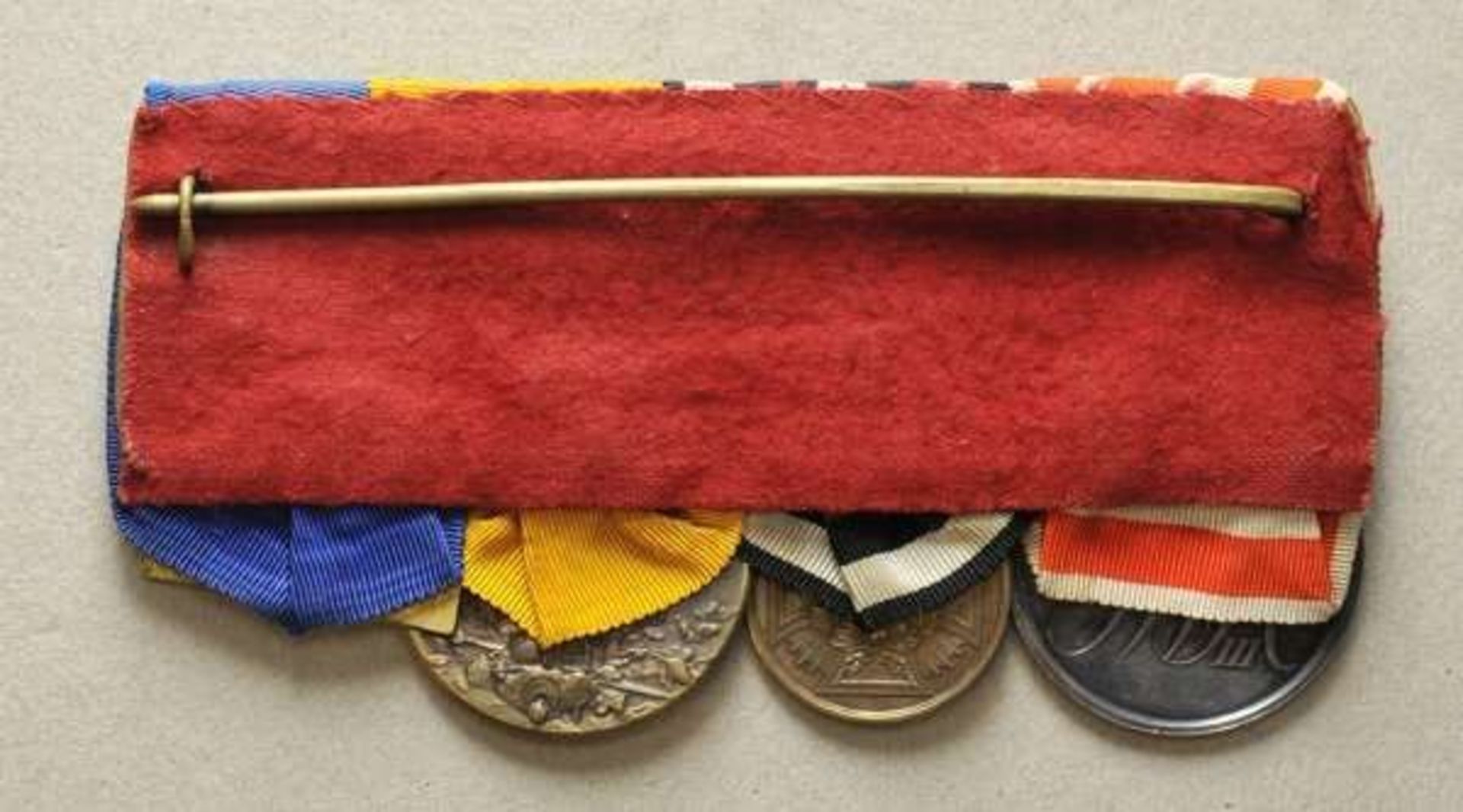 Opening: 80 EUR    0.1.) Collection Rick Lundström  Prussia: great curly sewed medalbar of a veteran - Image 2 of 2