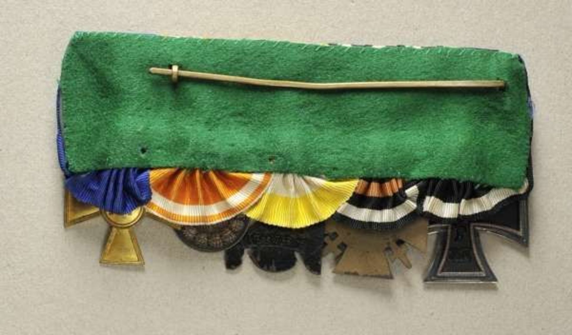 Opening: 100 EUR    0.1.) Collection Rick Lundström  Freikoprs: Large mounted medalbar of a - Bild 2 aus 2