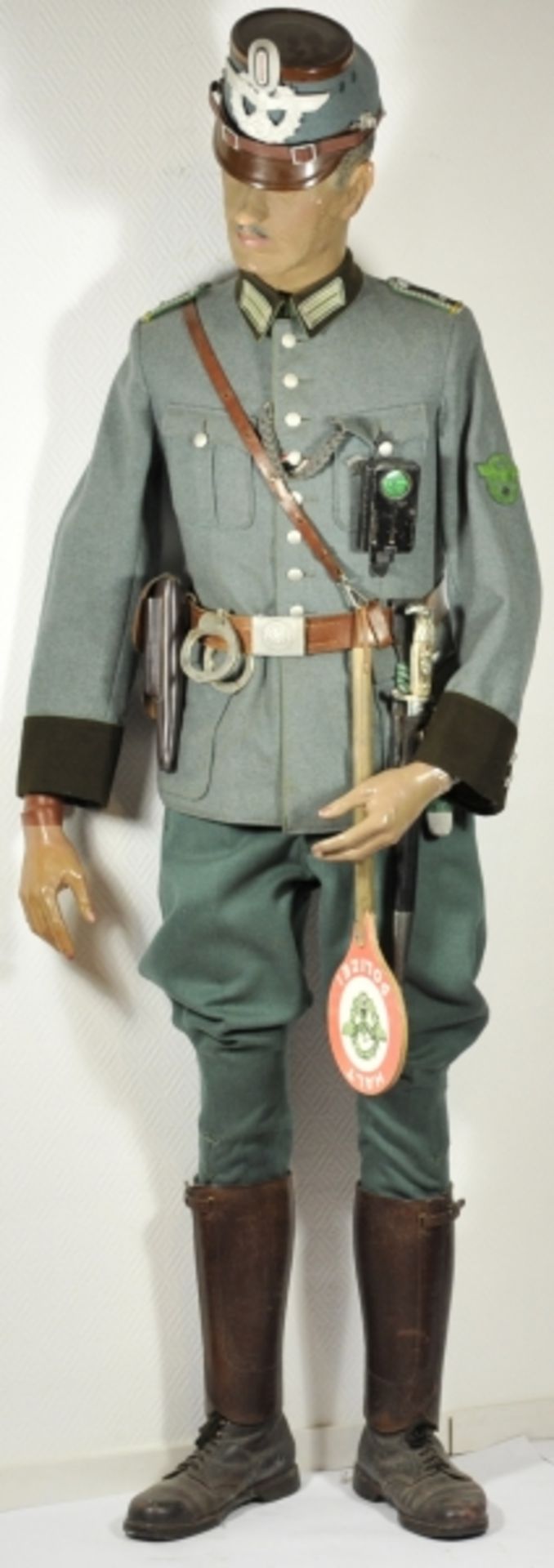 Uniformensemble eines Oberwachtmeister der Gendarmerie.Feldbluse mit vernähtem Band zum KVK II. - Image 2 of 3