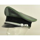 Sammleranfertigung: SS-Offiziersschirmmütze.Grünes Tuch, schwarzer Samtbund, grüne Paspelierung,
