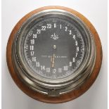 Sowjetunion: U-Boot-Uhr.Metallgehäuse mit Glasdeckel, Zifferblatt in schwarz mit weißer