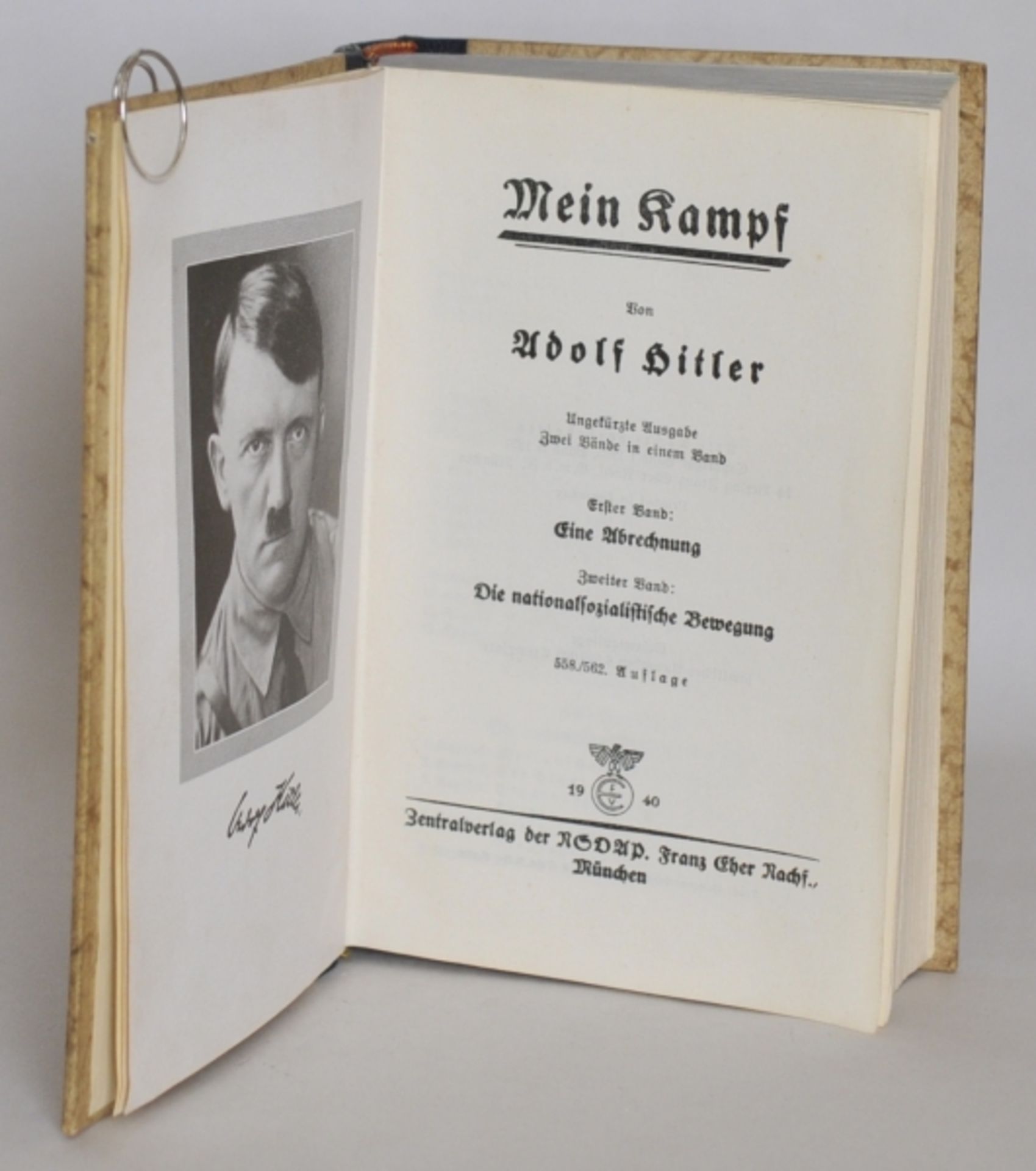 Hitler, Adolf- Mein Kampf.München, 1940, Zentralverlag der NSDAP. Halbledereinband.Zustand: II-
