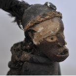 Nkisi Kraftfigur, Vili, Kongo (Republik Kongo, Demokratische Republik Kongo)Höhe 28,5 cm. Stehende