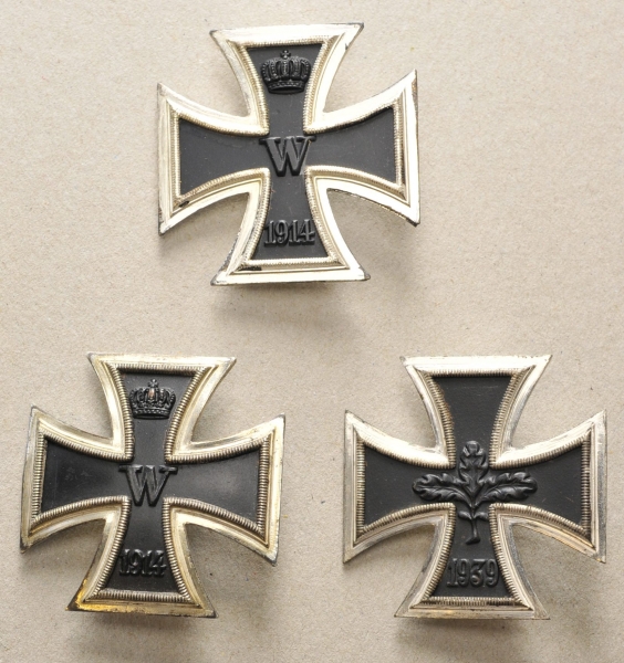 Preussen: Drei Eiserne Kreuze, 1.Klasse.1.) 1914, 3.Reich Produktion; 2.) 1914, 1957 Produktion; 3.)