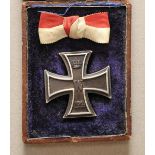 Preussen: Eisernes Kreuz, 1914, 1. Klasse, im Etui.Geschwärzter Eisenkern, silberne Zange, an Nadel,