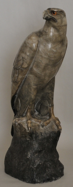 Beck, Ernst-Adler.Skulptur aus Alabaster. Adler auf Sockel, farbige Glasaugen eingesetzt, rückseitig - Image 2 of 2