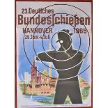 Plakat des 23. Deutschen Bundesschießen in Hannover 1965.Farbiger Druck.Zustand: IIAufrufpreis: 50