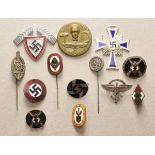 Sammlung Kleinabzeichen.Diverse, Originale und Kopien.Zustand: II

Collection of small badges.