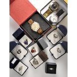 Sammlung Ringe.Acht verschiedene, dazu drei Uhren.Zustand: IIAufrufpreis: 50 EUR

Collection Rings.