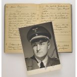 Hitlerjugend-Führer Foto und Tagebuch.Porträtfoto mit Autograph, datiert 8.4.38, Tagebuch 1945