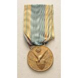 Italien: Tapferkeitsmedaille der Luftwaffe, in Bronze.Bronze, am Bande.Zustand: II

Italy: Bravery