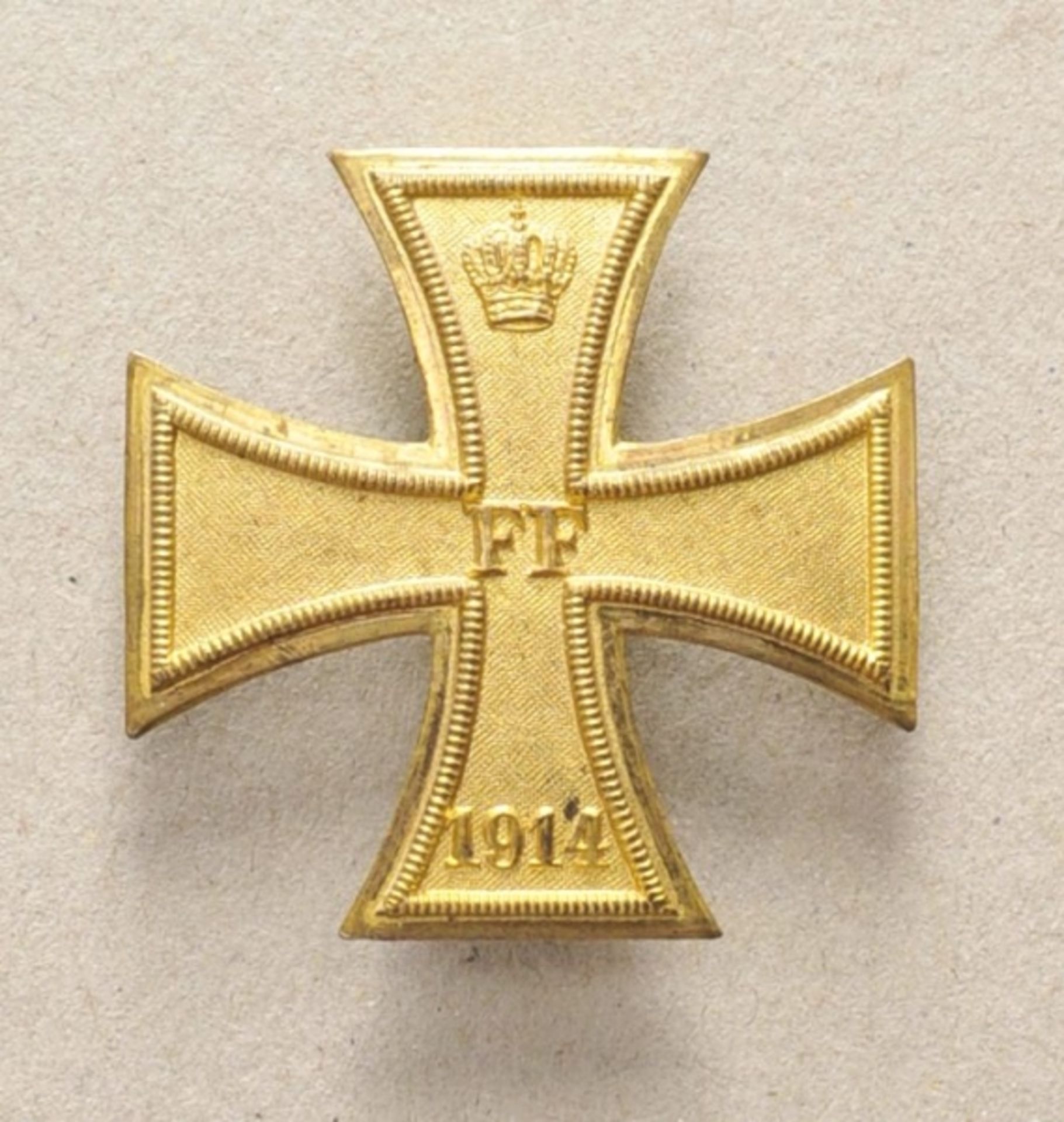 Mecklenburg-Schwerin: Militärverdienstkreuz, 1. Klasse.Buntmetall vergoldet, polierte Kanten, an