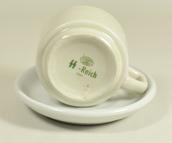 Große Tasse und Teller - SS-Reich.1.) Tasse: Bauscher Weiden, SS-Reich, 1940 gemarkt; 2.) Teller: