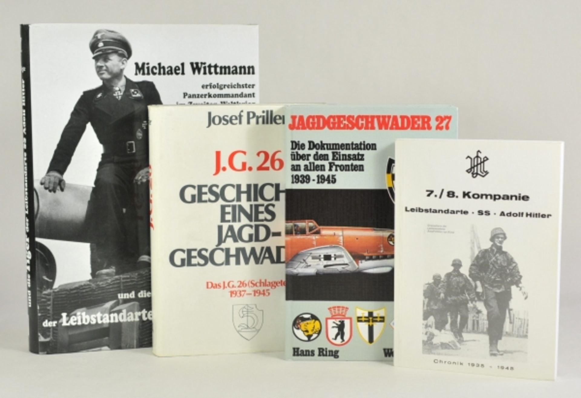 Vier Einheitsgeschichten.SS und Jagdschwader.Zustand: II

Four unity stories.SS and fighter wing.