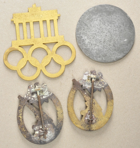 1.2.) Deutsches Reich (1933-45)Große XI Olympiade Berlin Plakette.1.) Buntmetall vergoldet, - Image 2 of 2