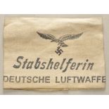 4.2.) Effekten / AusrüstungArmbinde "Stabshelferin Deutsche Luftwaffe".Tuch, bedruckt.Zustand: