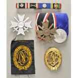 1.3.) Bundesrepublik Deutschland und DDRNachlass eines Wehrmachts-Soldaten mit vier Auszeichnungen.