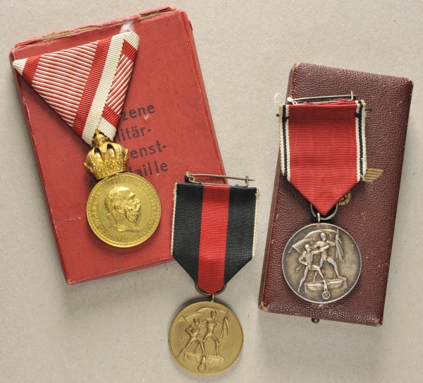1.2.) Deutsches Reich (1933-45)Nachlass eines Österreichers mit drei Auszeichnungen.1.)