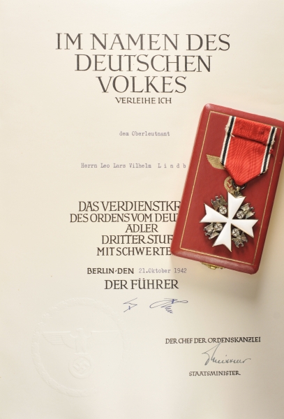 1.2.) Deutsches Reich (1933-45)Deutscher Adler Orden, Verdienstkreuz 3. Stufe, mit Schwertern, im - Image 2 of 2