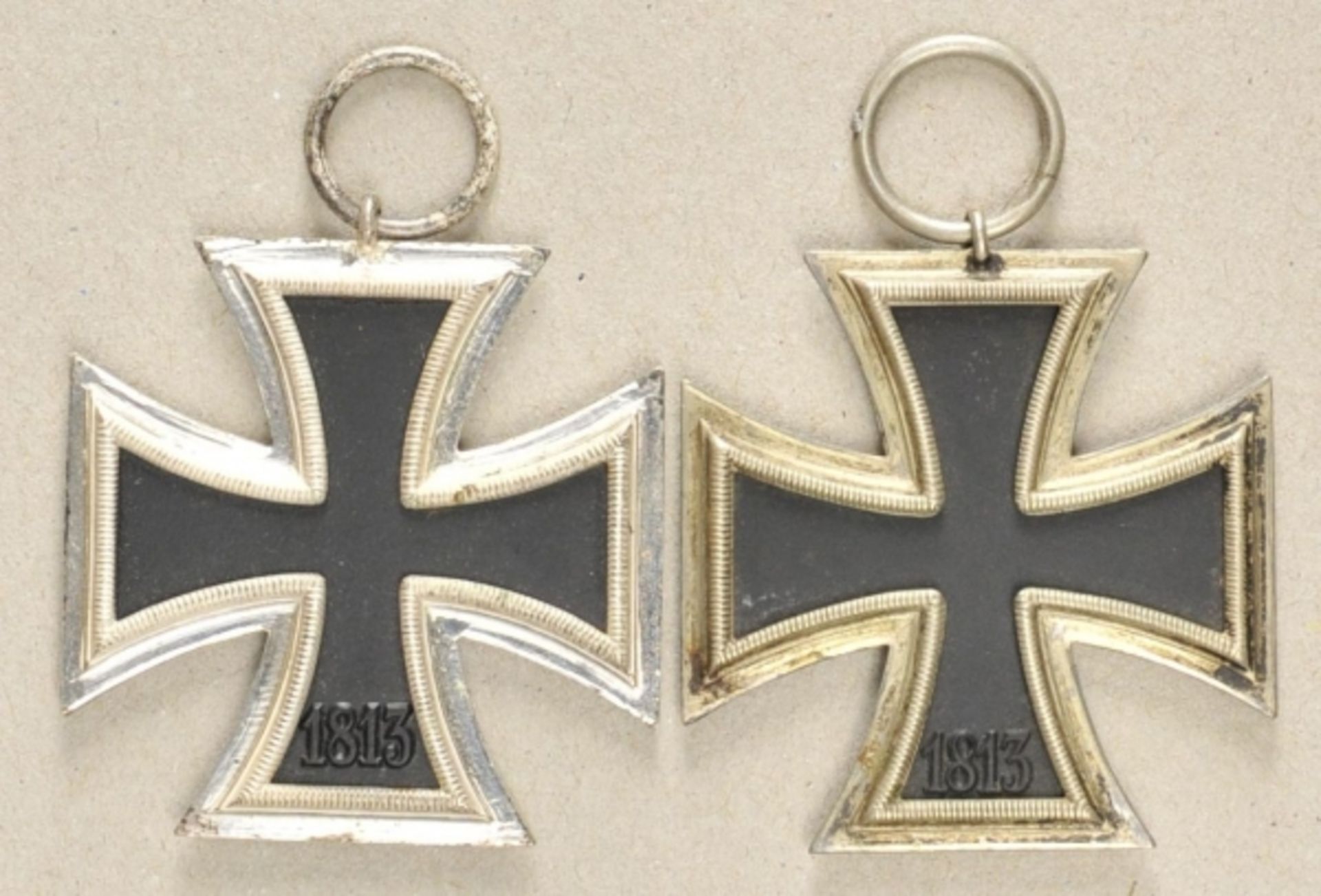 1.2.) Deutsches Reich (1933-45)Zwei Eiserne Kreuze, 1939, 2. Klasse.Mit Hersteller, 13 und 29. - Image 2 of 2