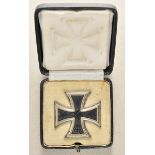 1.2.) Deutsches Reich (1933-45)Eisernes Kreuz, 1939, 1. Klasse, im Etui.Geschwärzter Eisenkern,