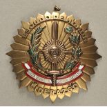 2.2.) WeltPeru: Wappenschild der Militärführung für die Einheits-Standarte.Buntmetall, teilweise