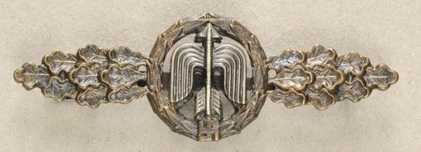 1.2.) Deutsches Reich (1933-45)Frontflugspange für Jäger, in Bronze.Buntmetall bronziert,