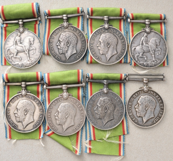 8.1) NachtragGroßbritannien: Acht War Medals - 1914/18.Jeweils mit Randstempelung.Zustand: