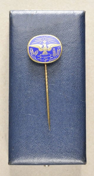 1.2.) Deutsches Reich (1933-45)Gold-Nadel, im Etui.Gold, teilweise emailliert, gepunzt BH MAYER