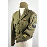 4.1.) Uniformen / KopfbedeckungenUSA: Ike- Jacket, Corporal (T).Olivgrünes Tuch, vernähte