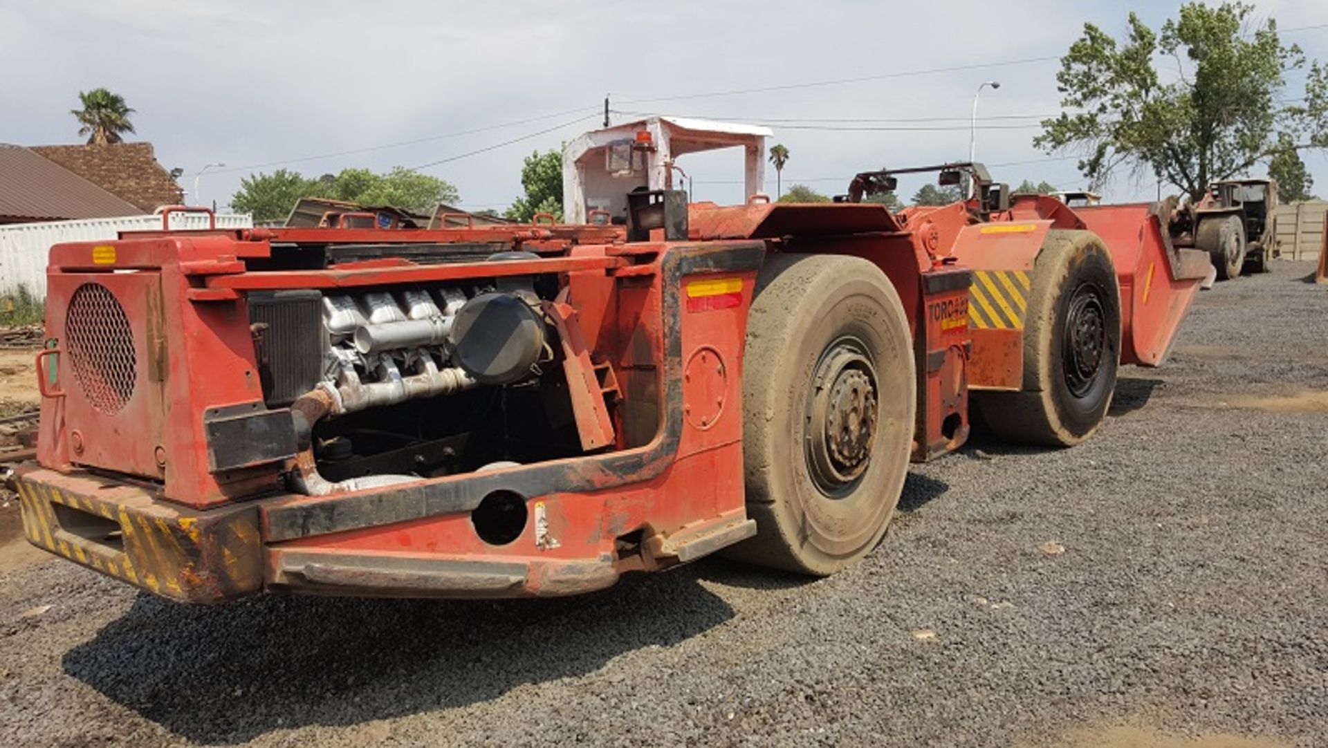 Sandvik Toro 400 LHD Underground Loader (LS9) - Image 2 of 3