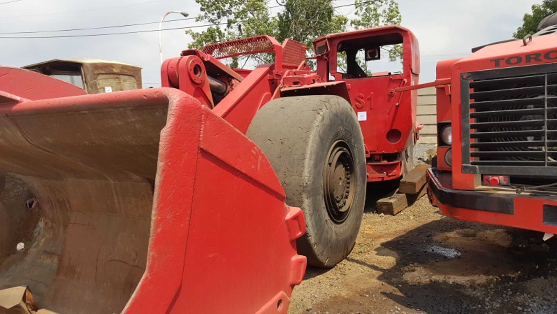 Sandvik Toro 1250 LHD Underground Loader (LS1) - Image 2 of 3