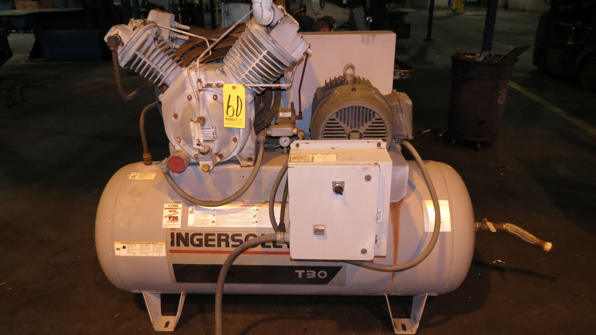 INGERSOLL RAND TANK MOUNTED AIR COMPRESSOR 15HP, 175 PSI, MODEL 7100 S#00003301